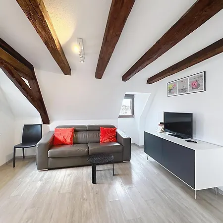 A L'ill - & Hyper Centre شقة